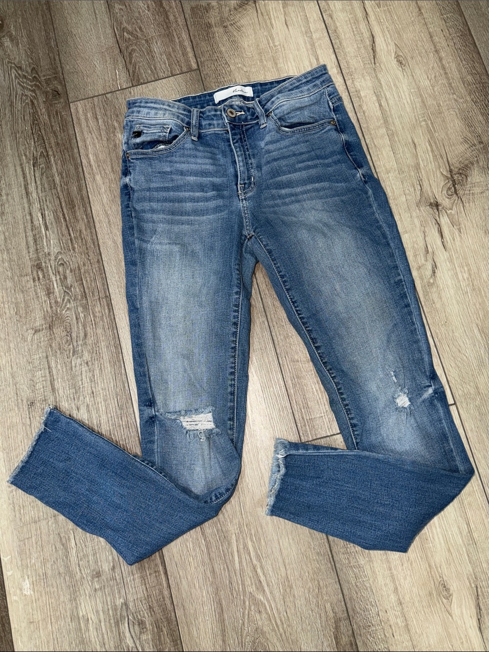 KanCan Distressed Blue Ankle Jeans
